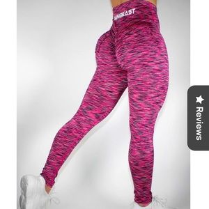 Mini beast raspberry booty scrunch leggings Med